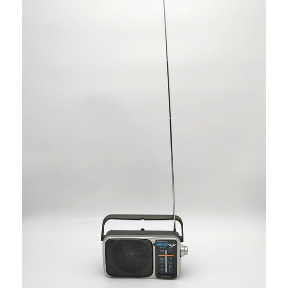 Panasonic RF-2400D Portable AM/FM Radio 2-Band Analog Receiver Works Tested - Picture 2 of 12